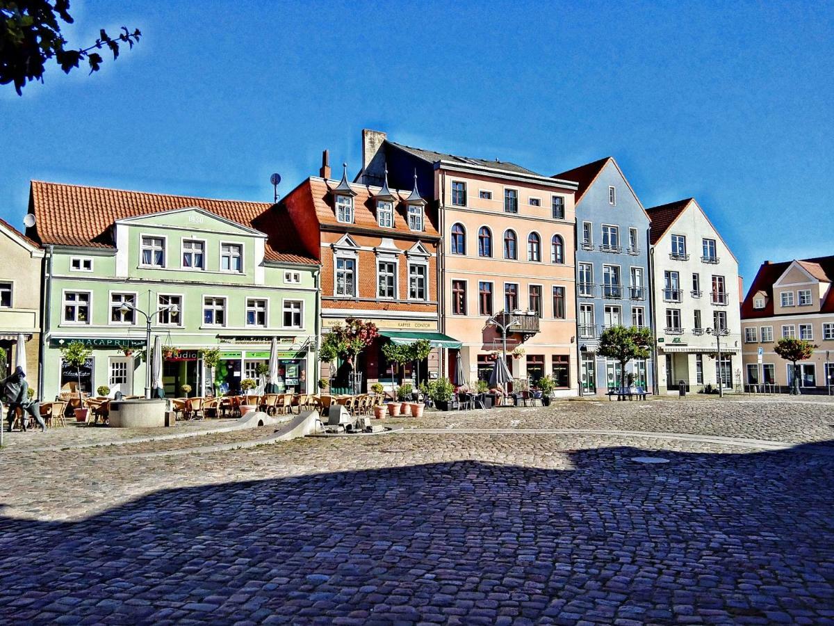 Ferienwohnung Am Ueckerpark Ueckermünde Esterno foto